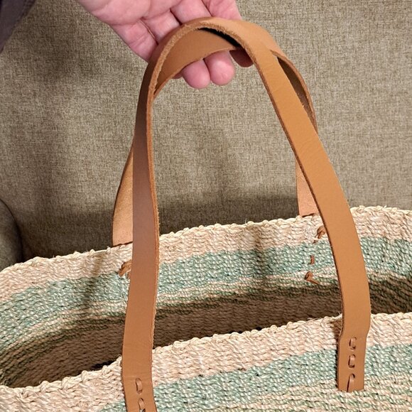 CLOSET CLOSING: Bohemian Woven Sisal Tote with Leather Handle - Picture 4 of 6